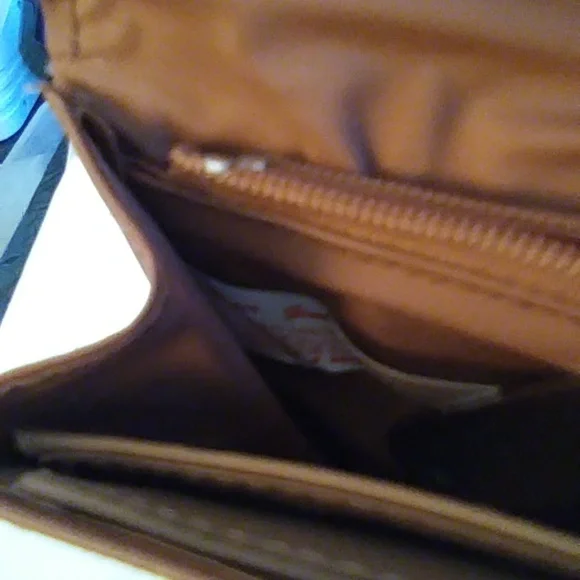 Ladies Wallet - Picture 5 of 11